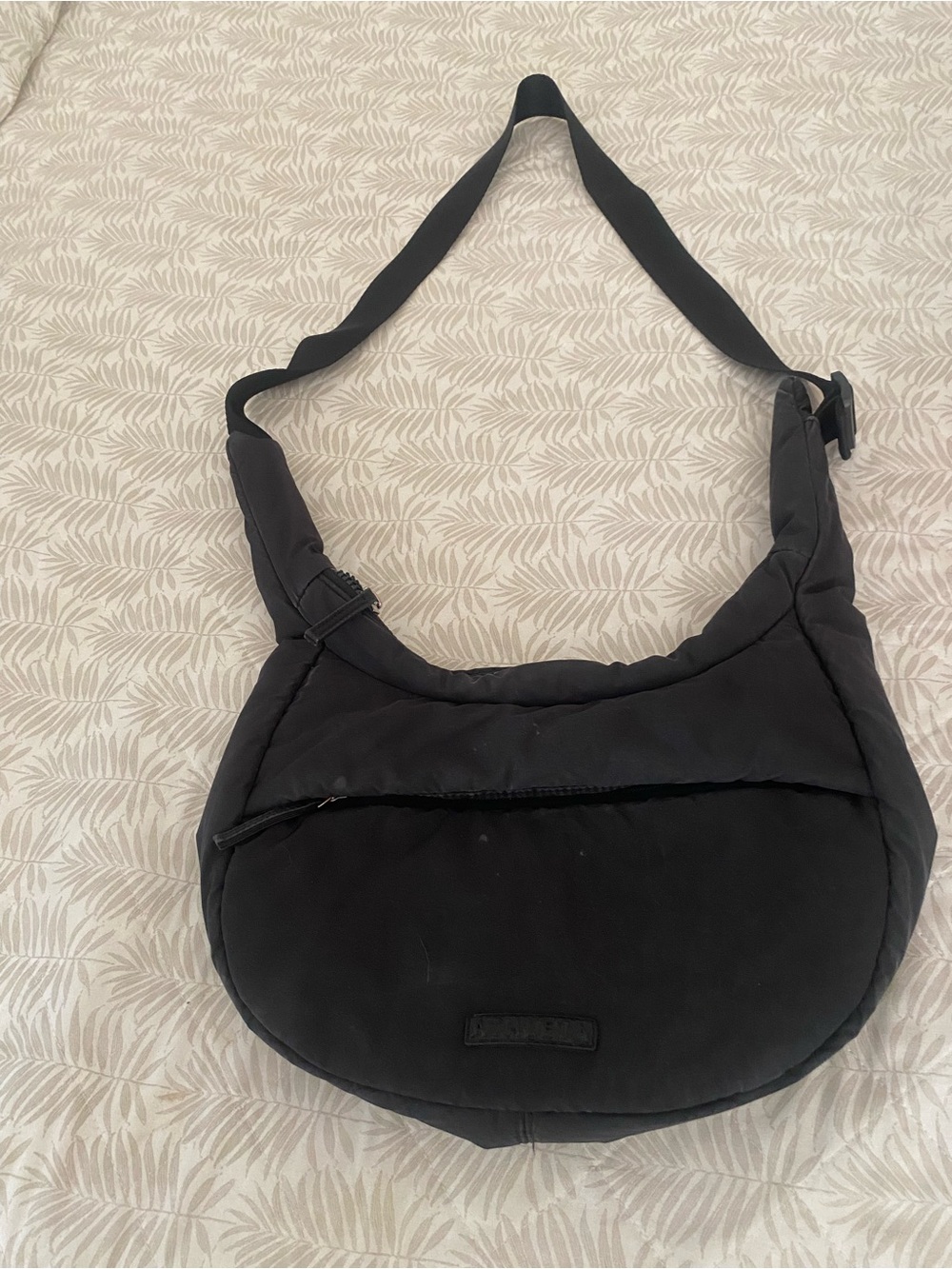Athleta Black Padded Crescent Crossbody Shoulder Bag - Picture 3 of 4